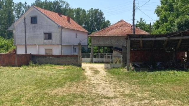 Kuća, Trosoban, Prodaja, 150m2, Aleksandrovac