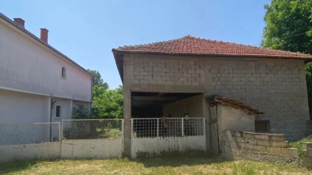 Kuća, Trosoban, Prodaja, 150m2, Aleksandrovac