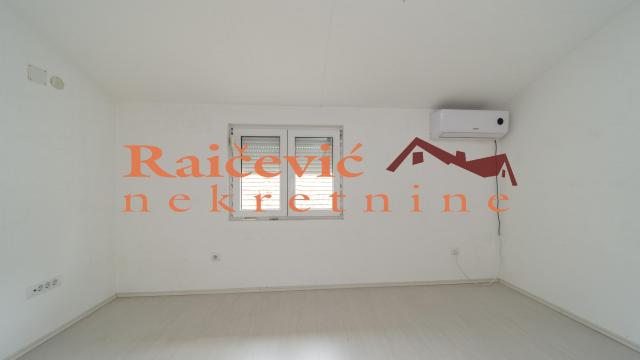 Poslovni prostor, Petosoban, Izdavanje, 180m2, Lekino brdo, Voždovac, Bakiceva