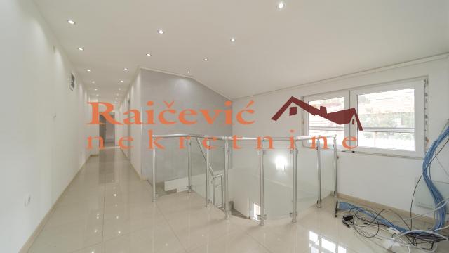 Poslovni prostor, Petosoban, Izdavanje, 180m2, Lekino brdo, Voždovac, Bakiceva