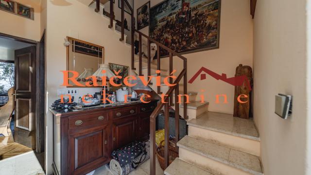 Kuća, Petosoban, Prodaja, 199m2, Ripanj, Voždovac, Put za Bosnjake I deo