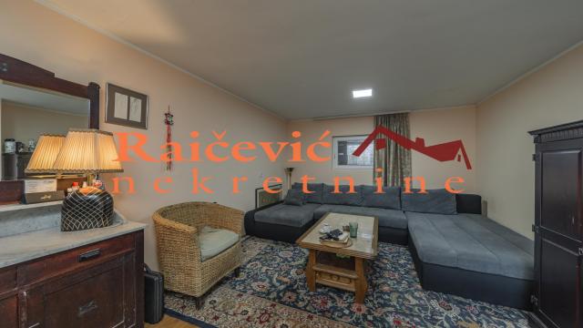 Kuća, Petosoban, Prodaja, 199m2, Ripanj, Voždovac, Put za Bosnjake I deo