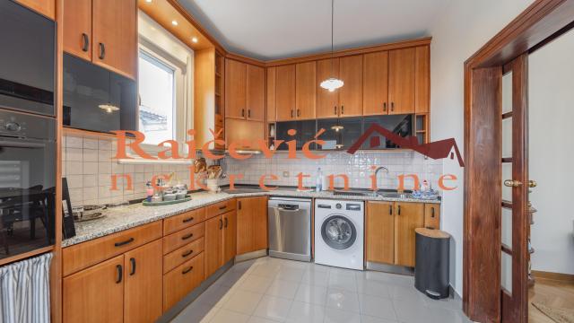 Stan, Trosoban, Prodaja, 107m2, Cvetni trg, Vračar, Krunska