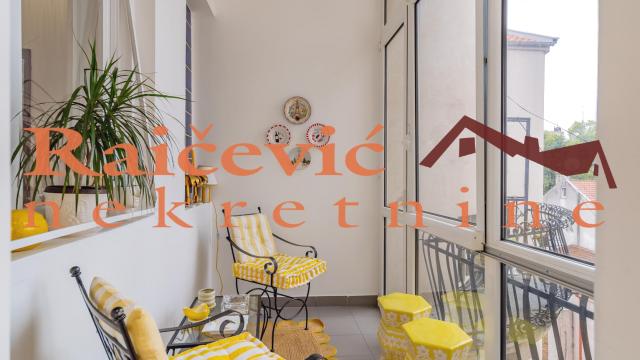 Stan, Trosoban, Prodaja, 107m2, Cvetni trg, Vračar, Krunska