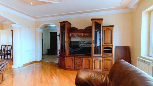 Stan, četvorosoban, Prodaja, 115m2, Farmaceutski fakultet, Voždovac, Save Jovanovića