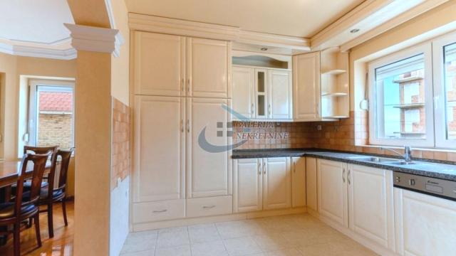 Stan, četvorosoban, Prodaja, 115m2, Farmaceutski fakultet, Voždovac, Save Jovanovića