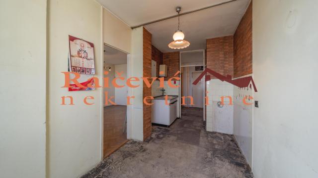 Stan, četvorosoban, Prodaja, 105m2, Blok 37, Novi Beograd, Bulevar Arsenija Carnojevica