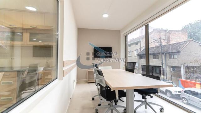 Poslovni prostor, Trosoban, Izdavanje, 91m2, Hram svetog Save, Vračar, Svetozara Gligorića