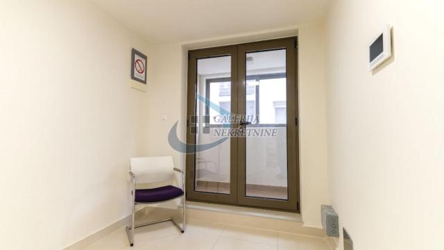 Poslovni prostor, Trosoban, Izdavanje, 91m2, Hram svetog Save, Vračar, Svetozara Gligorića