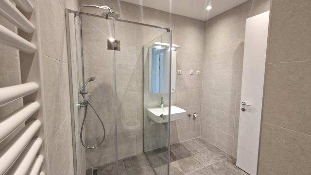 Stan, Petosoban, Izdavanje, 155m2, Dunavska