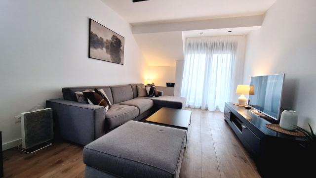 Stan, Trosoban, Izdavanje, 77m2, Koste Jovanovića