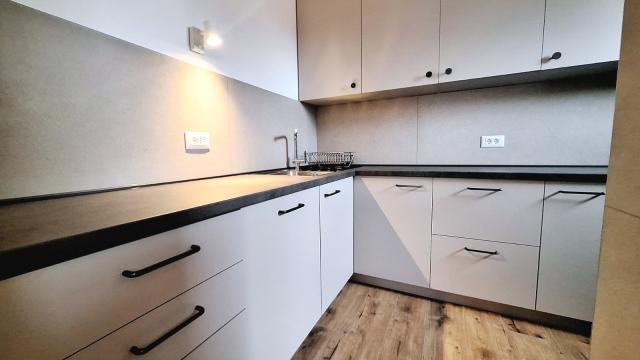 Stan, Trosoban, Izdavanje, 77m2, Koste Jovanovića