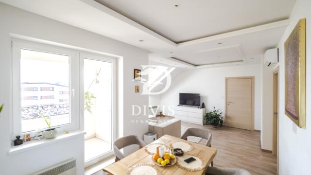 Stan, četvorosoban, Prodaja, 82m2, Maksima Gorkog