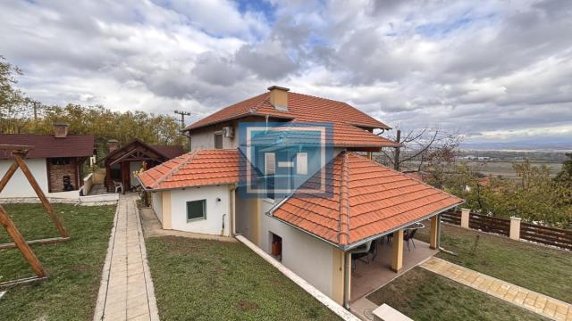 Kuća, Prodaja, 220m2, Djurdjevo brdo, Gradska lokacija, Jagodina
