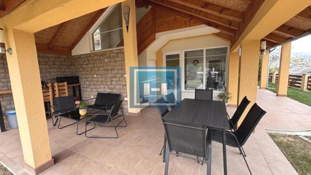 Kuća, Prodaja, 220m2, Djurdjevo brdo, Gradska lokacija, Jagodina