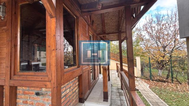 Kuća, Prodaja, 220m2, Djurdjevo brdo, Gradska lokacija, Jagodina