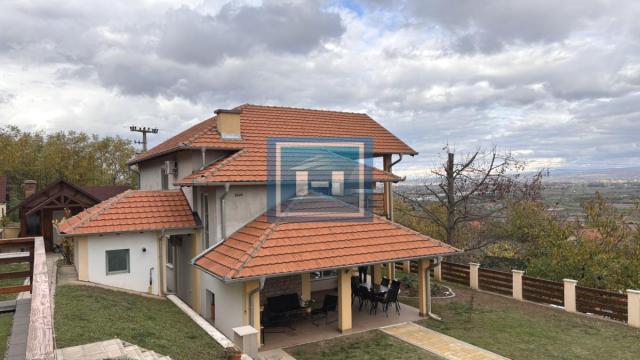 Kuća, Prodaja, 220m2, Djurdjevo brdo, Gradska lokacija, Jagodina