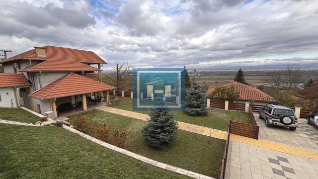 Kuća, Prodaja, 220m2, Djurdjevo brdo, Gradska lokacija, Jagodina