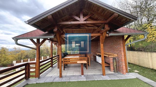 Kuća, Prodaja, 220m2, Djurdjevo brdo, Gradska lokacija, Jagodina