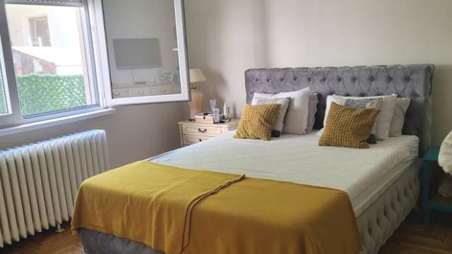 Kuća, četvorosoban, Prodaja, 395m2, Klenačka