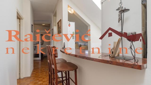 Stan, četvorosoban, Prodaja, 63m2, Bežanijska kosa 1, Novi Beograd, Ljubinke Bobic