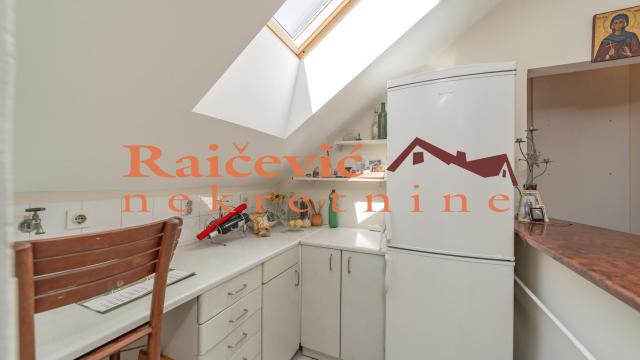 Stan, četvorosoban, Prodaja, 63m2, Bežanijska kosa 1, Novi Beograd, Ljubinke Bobic