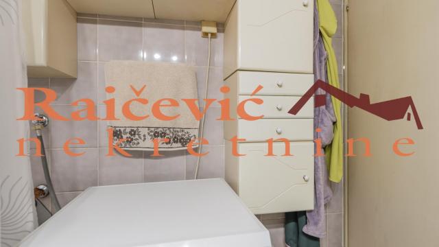 Stan, četvorosoban, Prodaja, 63m2, Bežanijska kosa 1, Novi Beograd, Ljubinke Bobic