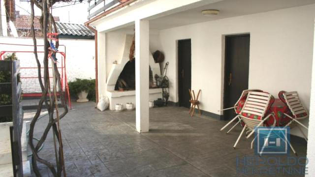 Kuća, Izdavanje, 492m2, Paraćin