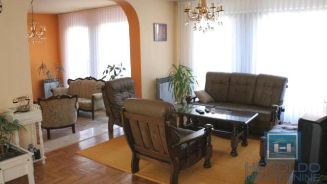 Kuća, Izdavanje, 492m2, Paraćin