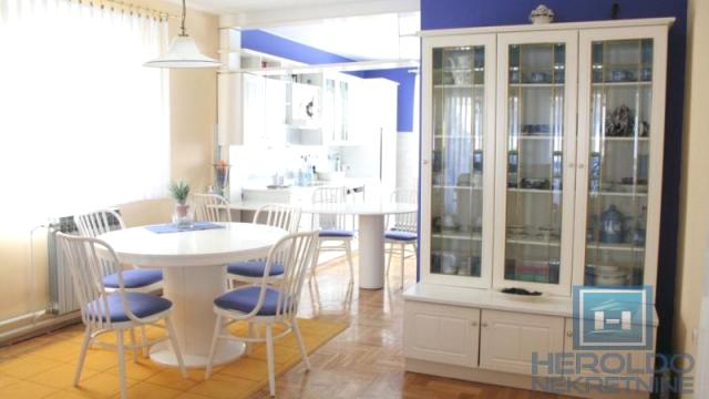 Kuća, Izdavanje, 492m2, Paraćin