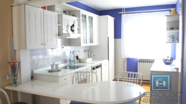 Kuća, Izdavanje, 492m2, Paraćin