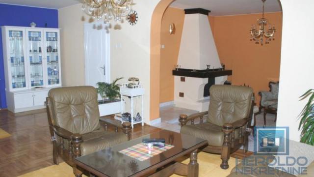 Kuća, Izdavanje, 492m2, Paraćin