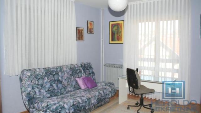 Kuća, Izdavanje, 492m2, Paraćin