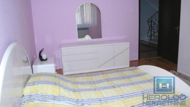 Kuća, Izdavanje, 492m2, Paraćin