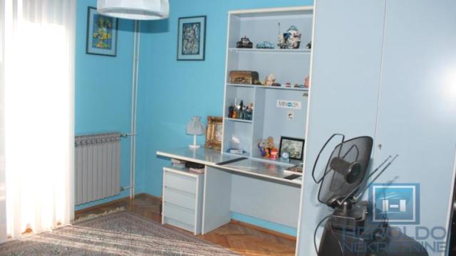 Kuća, Izdavanje, 492m2, Paraćin