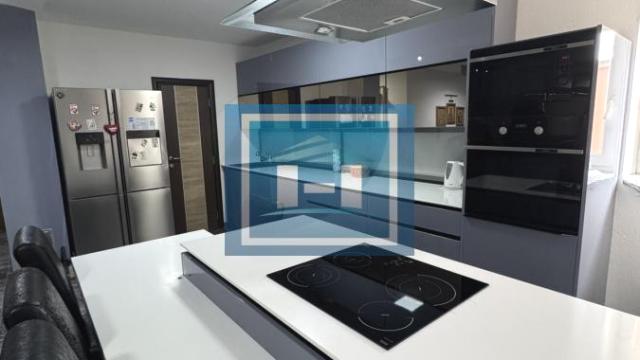 Stan, Trosoban, Prodaja, 82m2, Paraćin