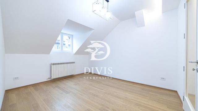 Stan, četvorosoban, Prodaja, 131m2, Kraljice Natalije