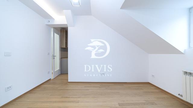 Stan, četvorosoban, Prodaja, 131m2, Kraljice Natalije