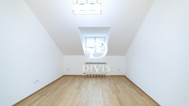 Stan, četvorosoban, Prodaja, 131m2, Kraljice Natalije