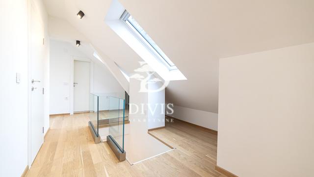 Stan, četvorosoban, Prodaja, 131m2, Kraljice Natalije