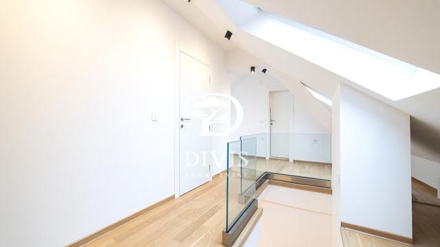 Stan, četvorosoban, Prodaja, 131m2, Kraljice Natalije