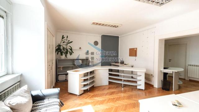 Stan, Dvoiposoban, Izdavanje, 68m2, Dom omladine, Stari grad, Makedonska