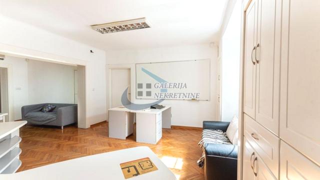 Stan, Dvoiposoban, Izdavanje, 68m2, Dom omladine, Stari grad, Makedonska