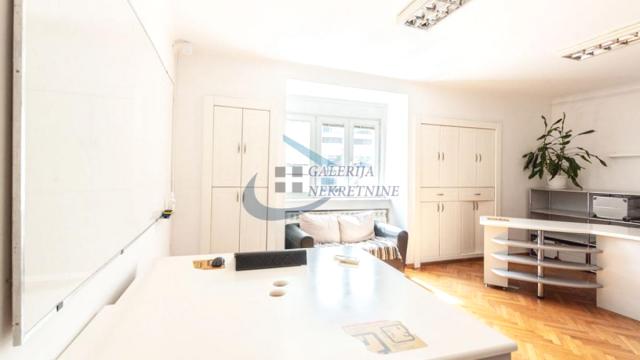 Stan, Dvoiposoban, Izdavanje, 68m2, Dom omladine, Stari grad, Makedonska