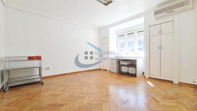 Stan, Dvoiposoban, Izdavanje, 68m2, Dom omladine, Stari grad, Makedonska