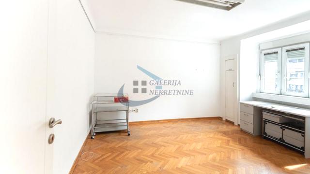 Stan, Dvoiposoban, Izdavanje, 68m2, Dom omladine, Stari grad, Makedonska