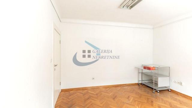 Stan, Dvoiposoban, Izdavanje, 68m2, Dom omladine, Stari grad, Makedonska