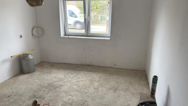 Kuća, Trosoban, Prodaja, 72m2, Zelen put