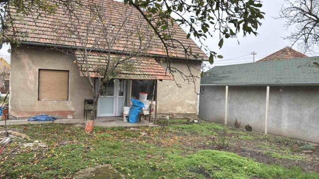 Kuća, Trosoban, Prodaja, 72m2, Zelen put