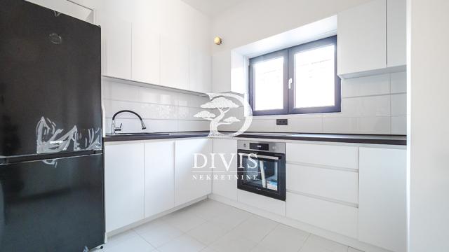 Stan, Trosoban, Izdavanje, 84m2, Kuršumlijska